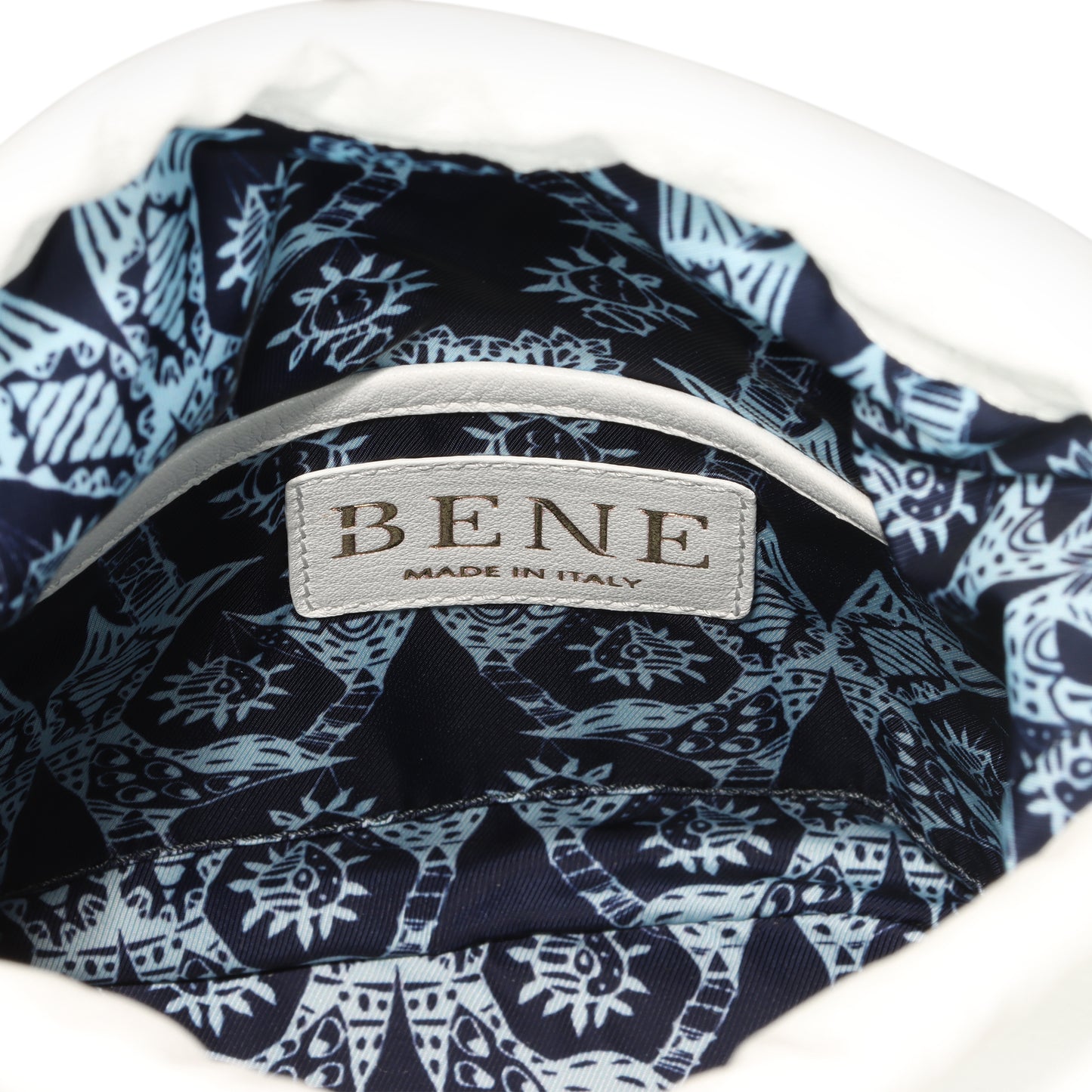 Byrd Bucket in Raffia and White