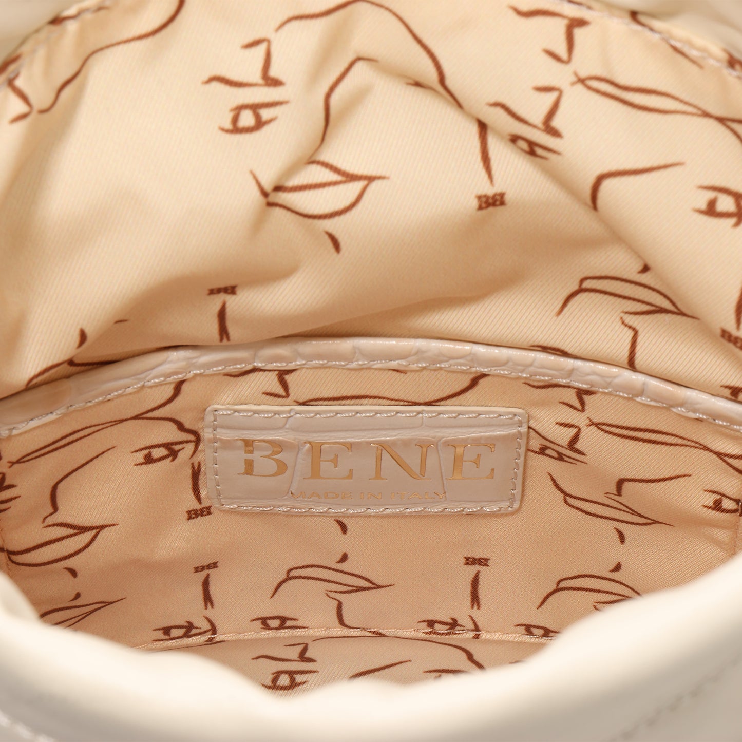 Byrd Bucket in Latte Croc